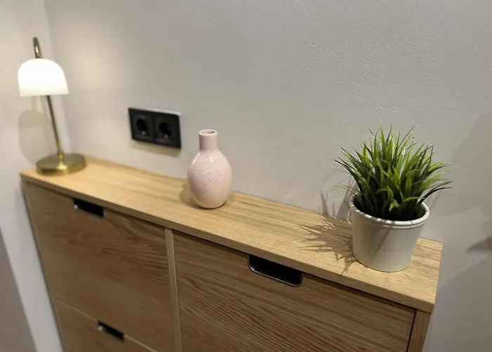 Praterhood Elegant